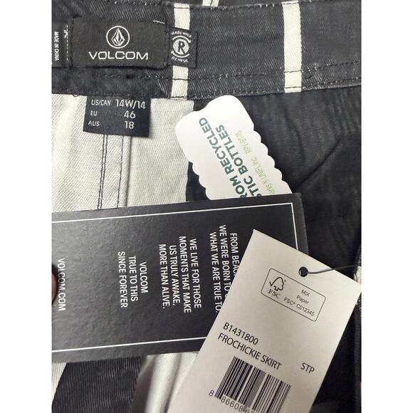 Volcom Frochickie Stripe Mini Skirt Womens 14W Black White Zip Front NWT New - Picture 6 of 10